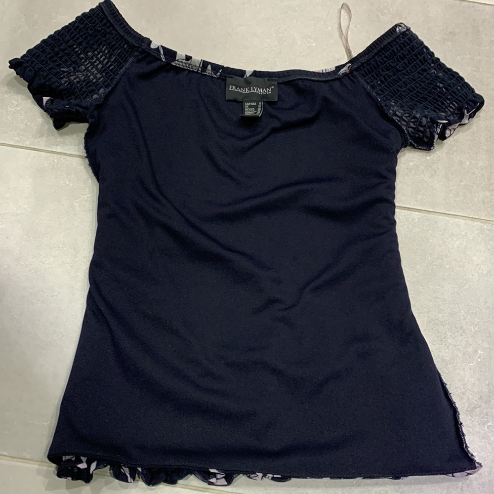 Like NEW🌺Made in🇨🇦FL Off Shoulders Shirred Top - Picture 16 of 17